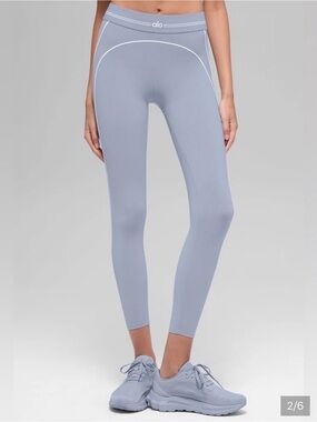 ALO Yoga Airbrush Heart Throb High-Rise 7/8 Legging in Winterfrost size Medium